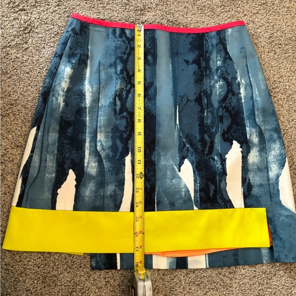 T TAHARI Abstract Mini Skirt - Picture 5 of 8